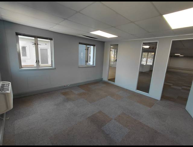 486M² OFFICE TO LET IN BRYANSTON